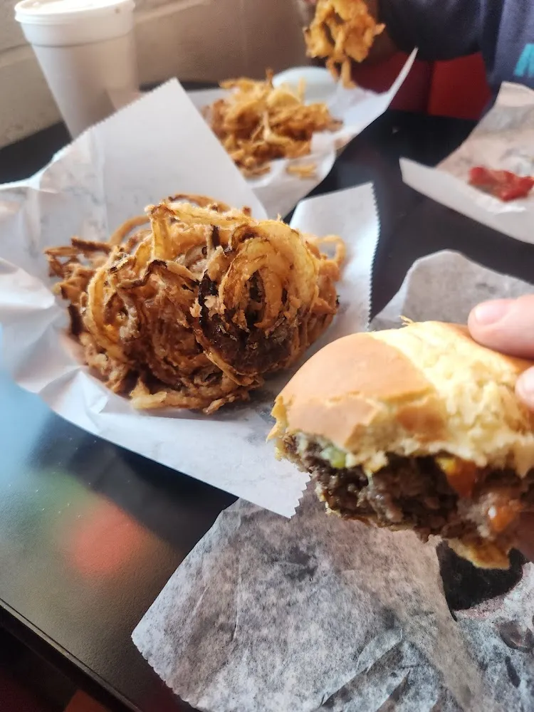 Cubby Cheeseburger Basket
